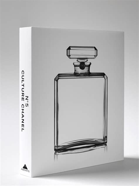 No. 5 Culture Chanel (English and French Edition) 